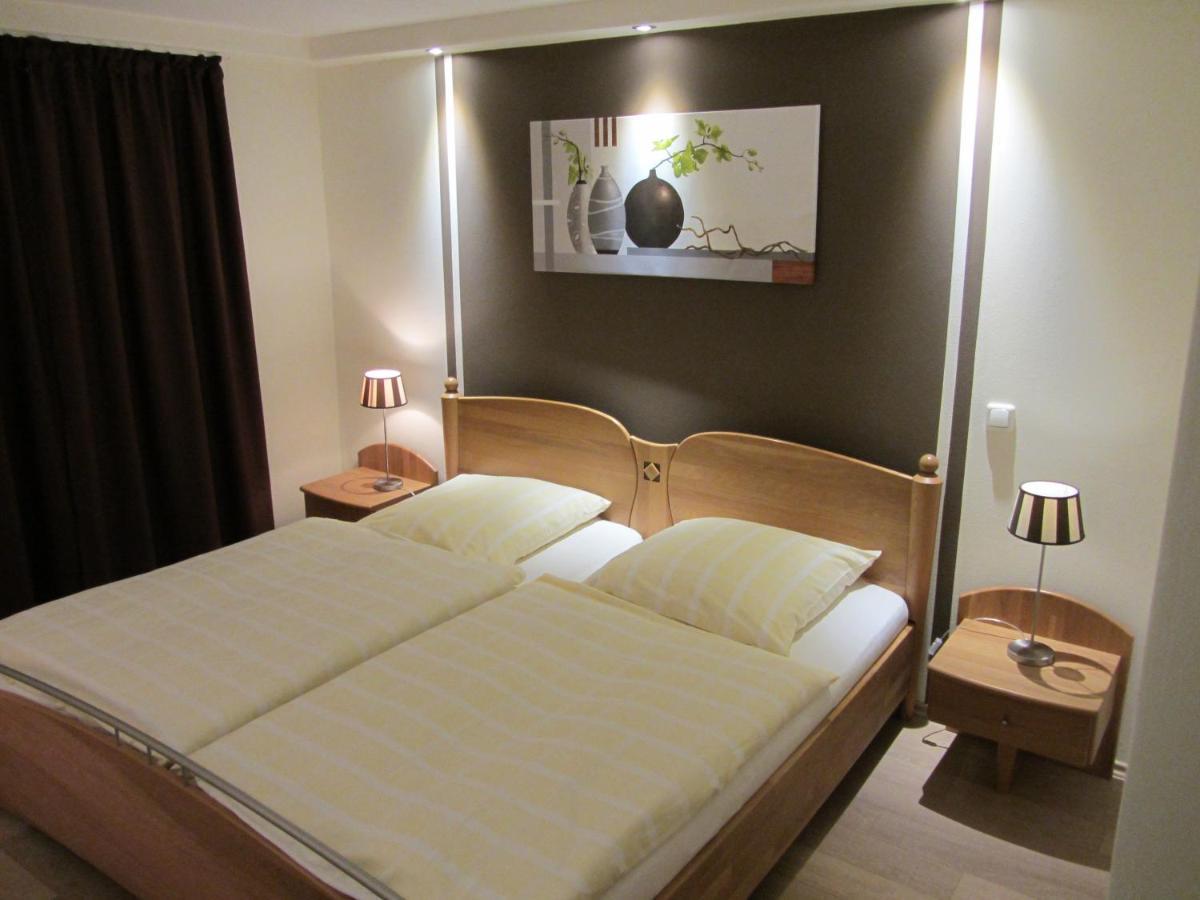 Hotel Rose วาร์บวร์ก ภายนอก รูปภาพ