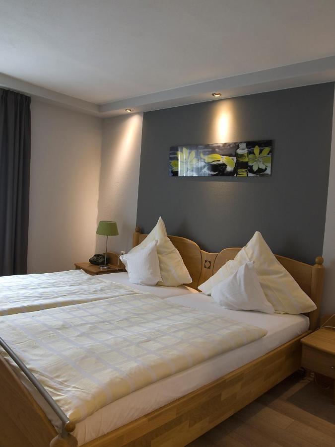 Hotel Rose วาร์บวร์ก ภายนอก รูปภาพ